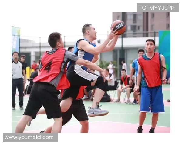 上海篮球队耐力变革引发热议球迷期待新赛季表现提升 上海篮球队耐力变革引发热议球迷期待新赛季表现提升